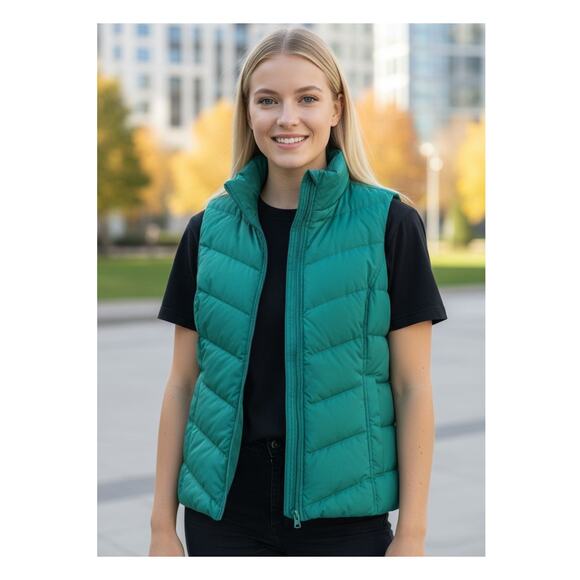 Land's End DOWN Puffer Vest Sz M Green Quilted Gorpcore Layer Sporty Warm Winter - Picture 1 of 7